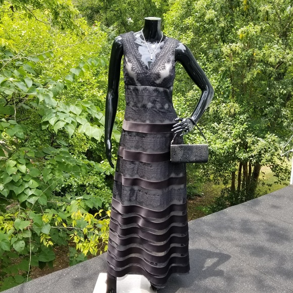 JS Collection Gown - Picture 2 of 7